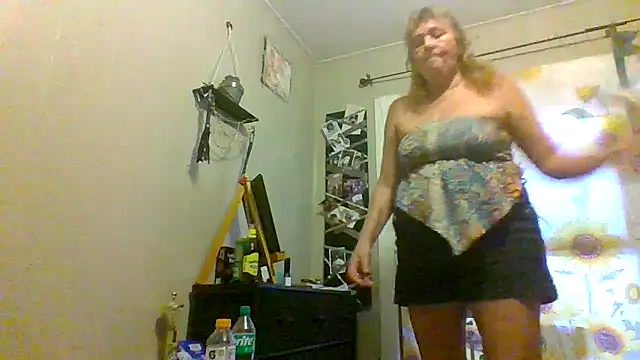 Snapshot of Bored_Grandma chatting on October 2025 11:50:01 PM Bored Grandma online show from October 2025 11:50:01 PM