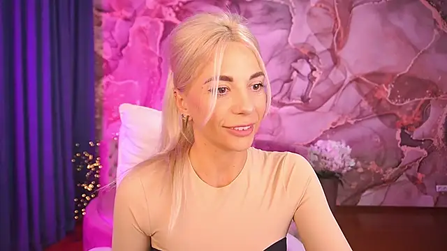 Snapshot of BellaRayyy chatting on October 2025 01:19:01 PM BellaRayyy online show from October 2025 01:19:01 PM
