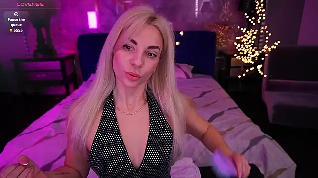 BellaRayyy online show from April 2026 01:29:02 PM