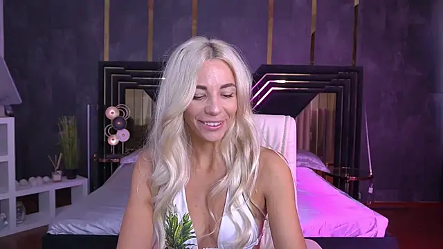 Snapshot of BellaRayyy chatting on September 2025 06:20:01 AM BellaRayyy online show from September 2025 06:20:01 AM