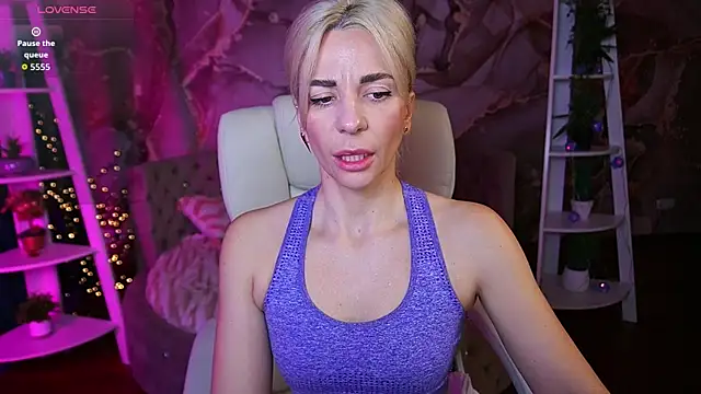 BellaRayyy online show from March 2026 05:53:02 AM