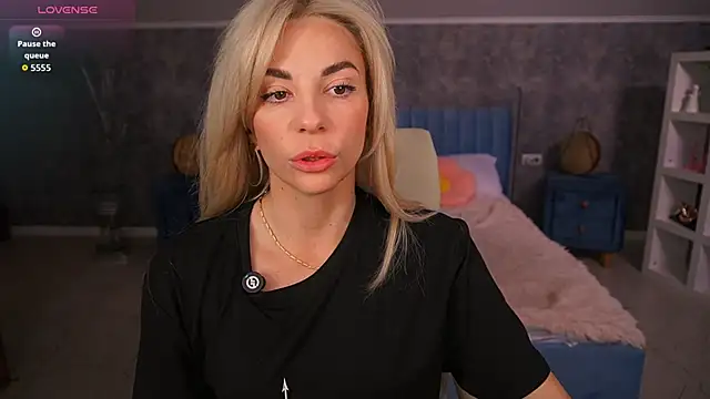BellaRayyy online show from April 2026 01:07:01 PM