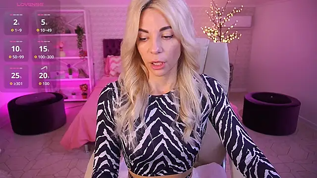 BellaRayyy online show from April 2026 12:54:01 PM