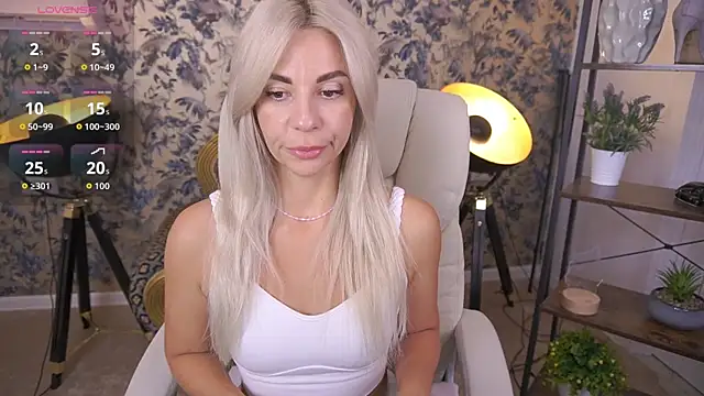 BellaRayyy online show from June 2026 01:12:02 PM