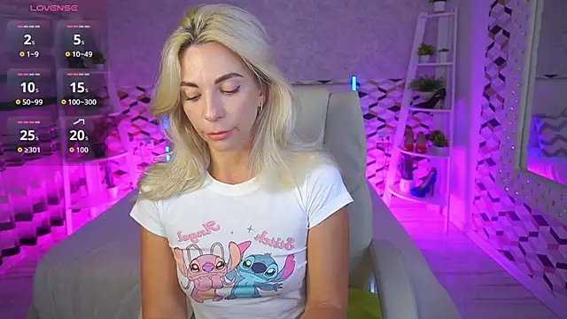 BellaRayyy online show from June 2026 01:05:02 PM