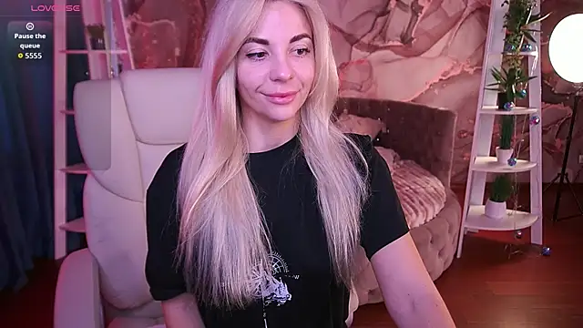 BellaRayyy online show from March 2026 05:44:01 AM