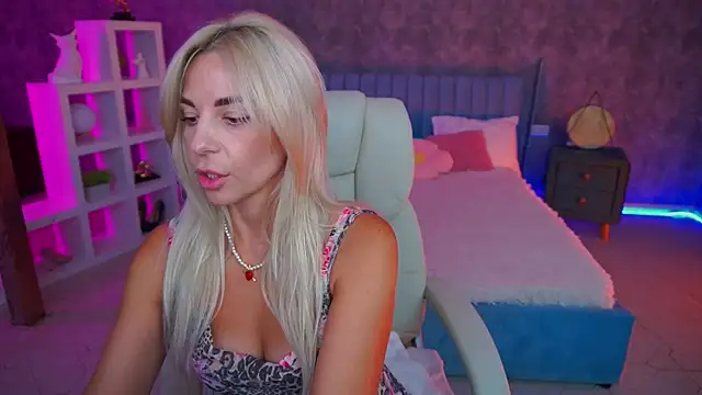 BellaRayyy online show from July 2026 01:23:01 PM