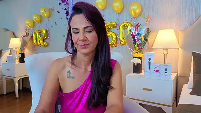 Snapshot of ScarleetJonson chatting on February 2026 08:05:02 PM ScarleetJonson online show from February 2026 08:05:02 PM