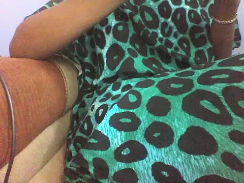 Moongodessy online show from November 2025 02:10:01 PM