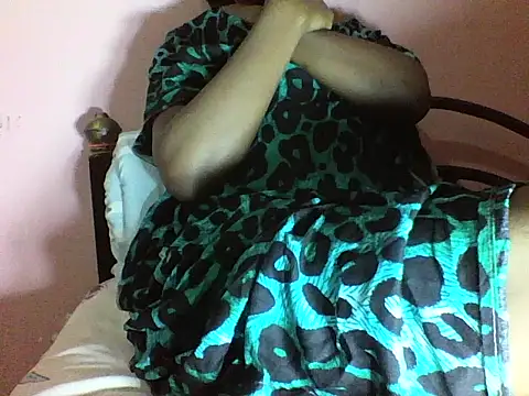 Moongodessy online show from November 2025 03:32:02 AM