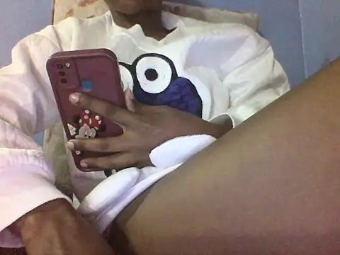 Moongodessy online show from December 2025 08:42:01 PM