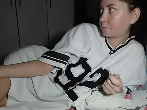 petite danielle online show from December 2025 12:22:02 AM