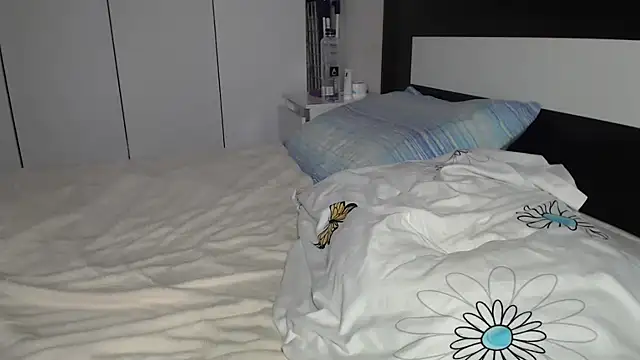 petite danielle online show from February 2026 08:35:01 AM