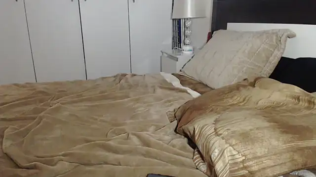 petite danielle online show from November 2025 12:09:02 AM