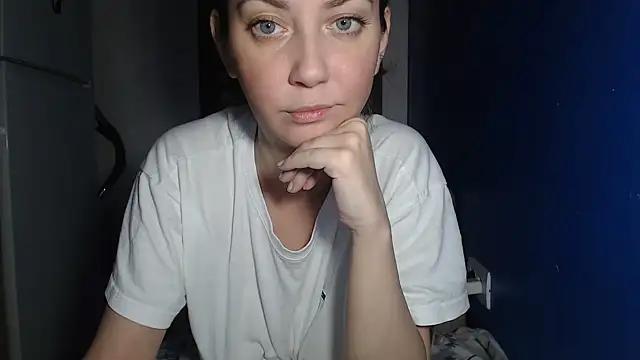 petite danielle online show from July 2026 02:51:02 AM