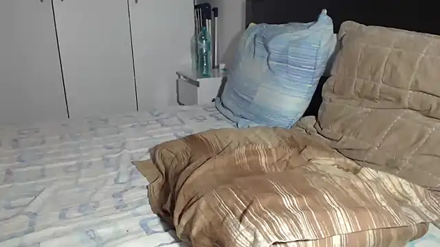 petite danielle online show from January 2026 05:17:02 PM