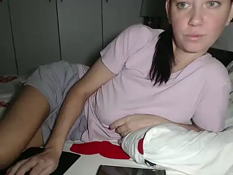petite danielle online show from September 2025 01:26:02 AM