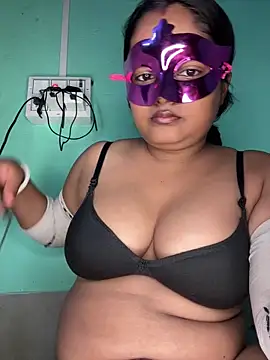 mimi87hoty online show from February 2026 05:26:02 PM