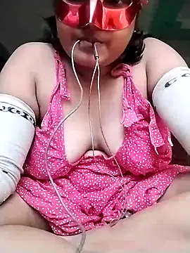 Snapshot of mimi87hoty chatting on November 2025 07:36:01 AM mimi87hoty online show from November 2025 07:36:01 AM