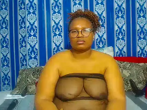 JUICEYLIPS333 online show from September 2025 06:04:02 PM
