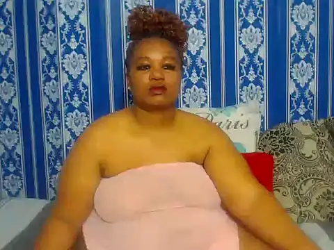 JUICEYLIPS333 online show from September 2025 04:56:01 PM