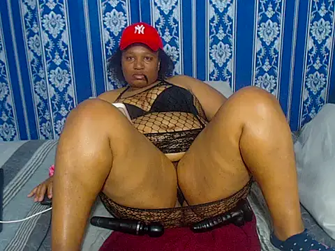 JUICEYLIPS333 online show from November 2025 06:22:02 PM