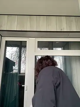 Snapshot of AliceCurlyX chatting on November 2025 07:52:01 AM AliceCurlyX online show from November 2025 07:52:01 AM