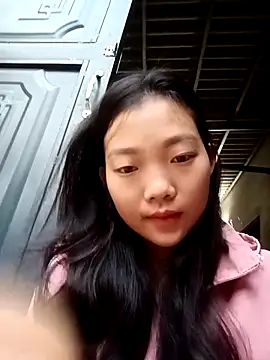 Ananine online show from April 2026 11:00:01 PM