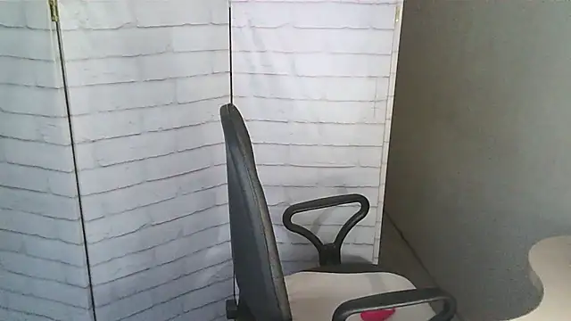 Helen xi  online show from December 2025 05:21:02 AM