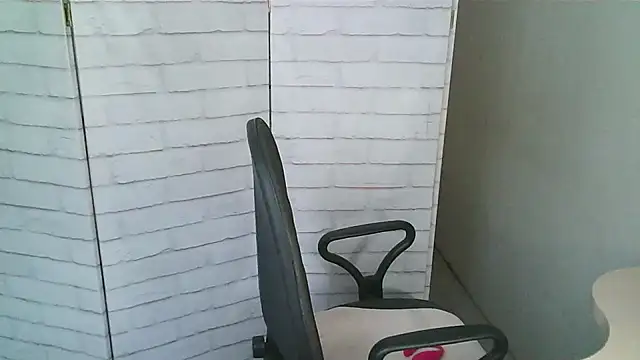 Helen xi  online show from December 2025 05:12:01 AM