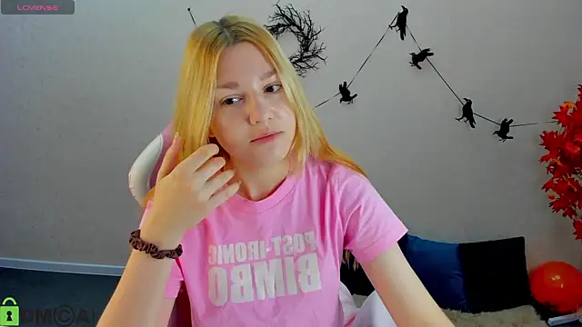 Snapshot of Sylvia_Ortiz chatting on November 2025 01:09:01 AM Sylvia Ortiz online show from November 2025 01:09:01 AM