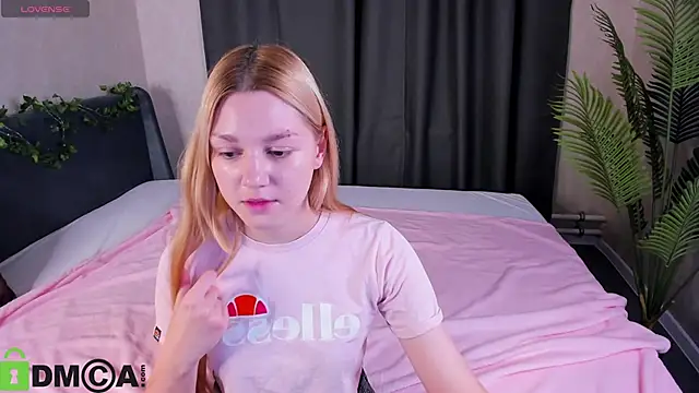 Snapshot of Sylvia_Ortiz chatting on November 2025 01:10:02 AM Sylvia Ortiz online show from November 2025 01:10:02 AM