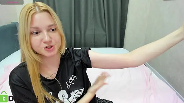 Sylvia Ortiz online show from September 2025 03:23:02 PM