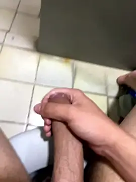 Novindapikgrossa online show from October 2025 01:43:02 PM