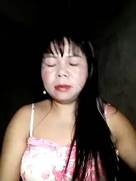 lusy-00 online show from September 2025 12:49:02 PM