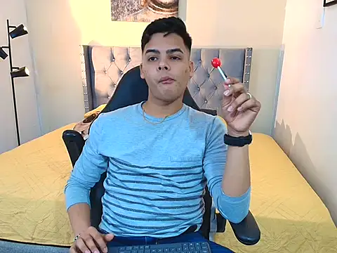 Snapshot of stewart_mateo_ chatting on September 2025 02:40:02 AM stewart mateo online show from September 2025 02:40:02 AM