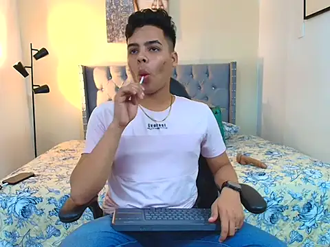 Snapshot of stewart_mateo_ chatting on September 2025 02:45:02 AM stewart mateo online show from September 2025 02:45:02 AM