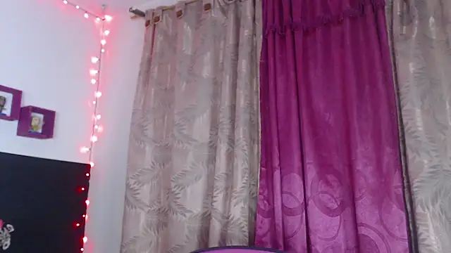 Snapshot of Lolitaa_ran chatting on October 2025 03:20:01 AM Lolitaa ran online show from October 2025 03:20:01 AM