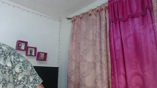 Snapshot of Lolitaa_ran chatting on September 2025 03:13:02 AM Lolitaa ran online show from September 2025 03:13:02 AM