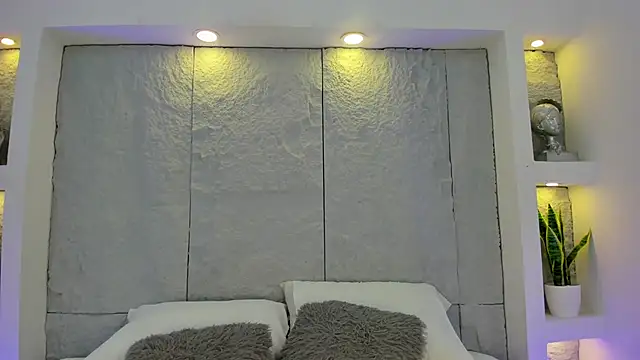 AlassiaHocthner online show from April 2026 11:38:02 AM