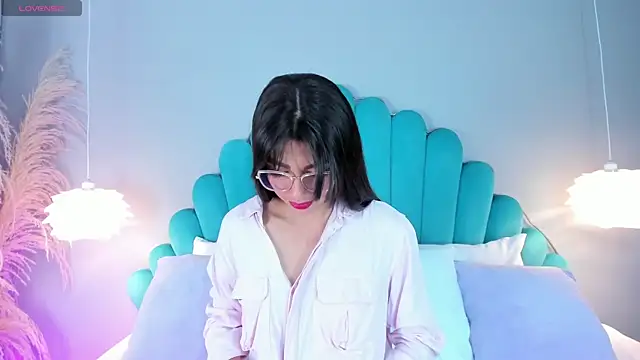 Snapshot of AlassiaHocthner chatting on November 2025 11:36:02 AM AlassiaHocthner online show from November 2025 11:36:02 AM