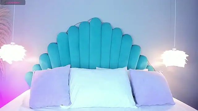 Snapshot of AlassiaHocthner chatting on November 2025 11:47:02 AM AlassiaHocthner online show from November 2025 11:47:02 AM