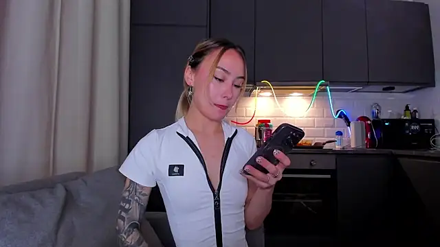 baobei03 online show from November 2025 01:00:02 PM