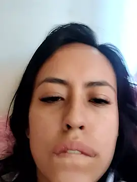 Queen Ashly online show from January 2026 06:33:01 PM