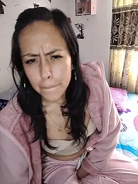 Queen Ashly online show from November 2025 08:20:02 PM