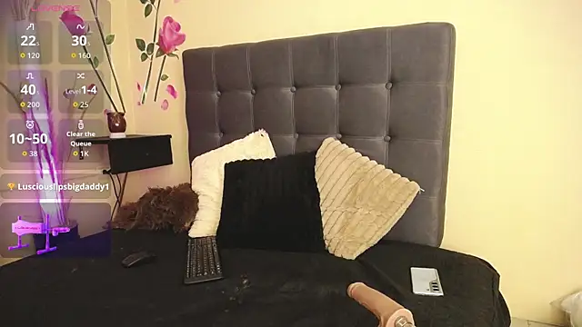 BrendaRojas  online show from October 2025 03:35:02 PM