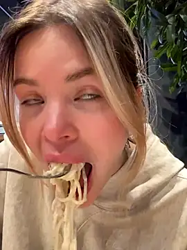 Snapshot of SMELLSEX chatting on October 2025 06:31:01 PM SMELLSEX online show from October 2025 06:31:01 PM