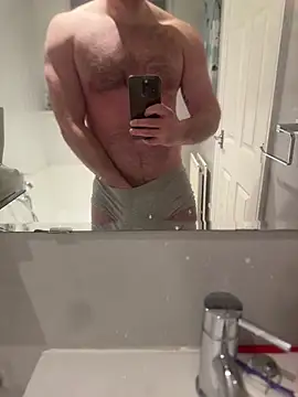 Manchestermuscles1988 online show from April 2026 12:25:01 AM
