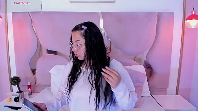 AbbieJoness   online show from October 2025 01:45:02 PM