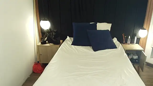 LiaMonroee  online show from March 2026 12:18:02 PM